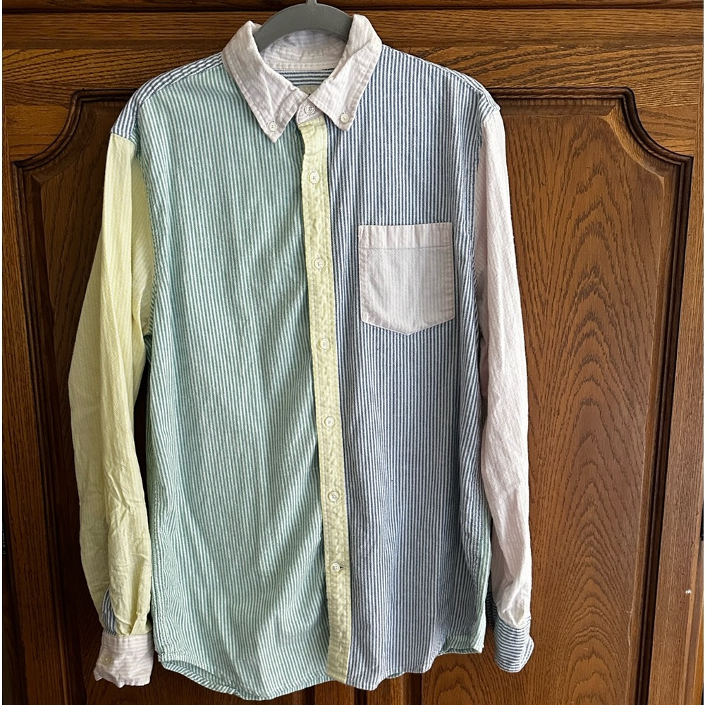 Men’s button down shirt medium